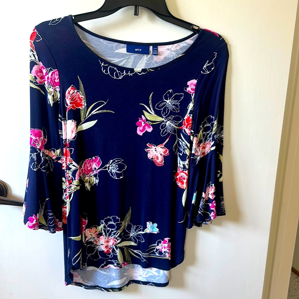 NWOT! Cute top